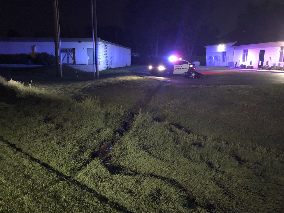 POLICE CHASE: Greenwood PD confirms that they were involved in a chase this morning, and that 1 person is in custody (I saw the adult male in cuffs). This all came to an end near US 31 and Southport Rd, where it looks like the rider went through a ditch next to a nearby parking lot   