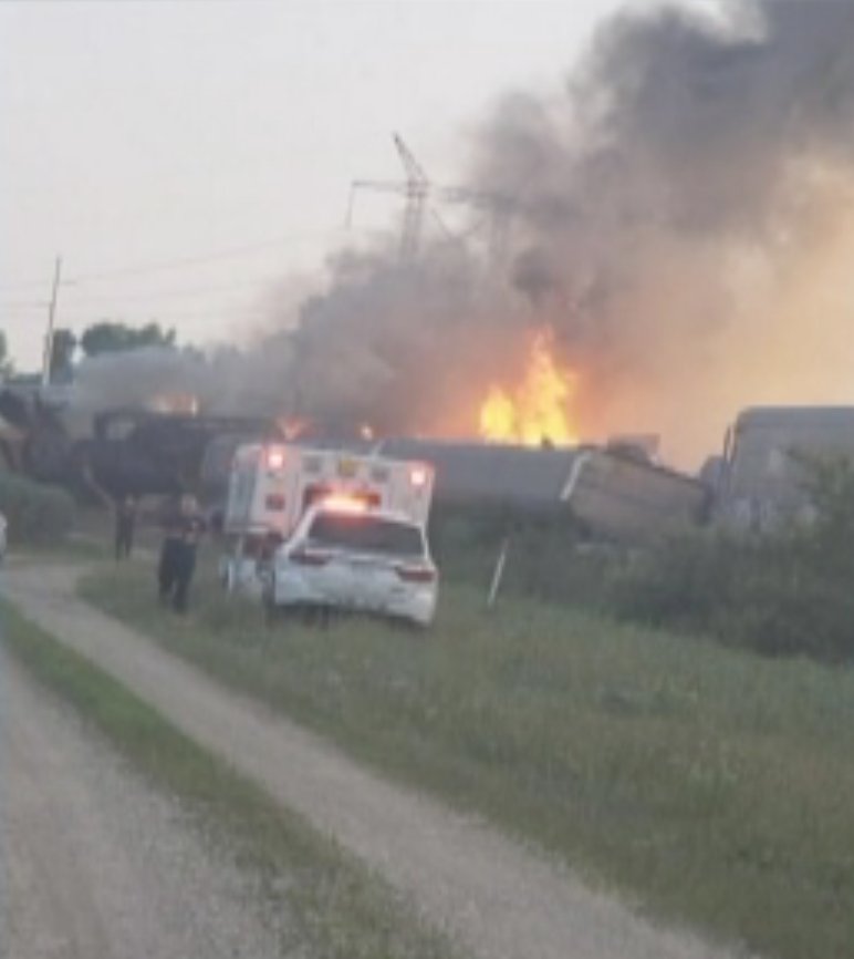 A freight train derailment in Indiana on Sunday caused a loud explosion and calls for mandatory evacuations in the area. The Gibson County Sheriff’s Office and emergency service personnel issued a mandatory resident evacuation within a one mile radius in Princeton, Indiana, on Sunday evening following the train derailment and explosion.
