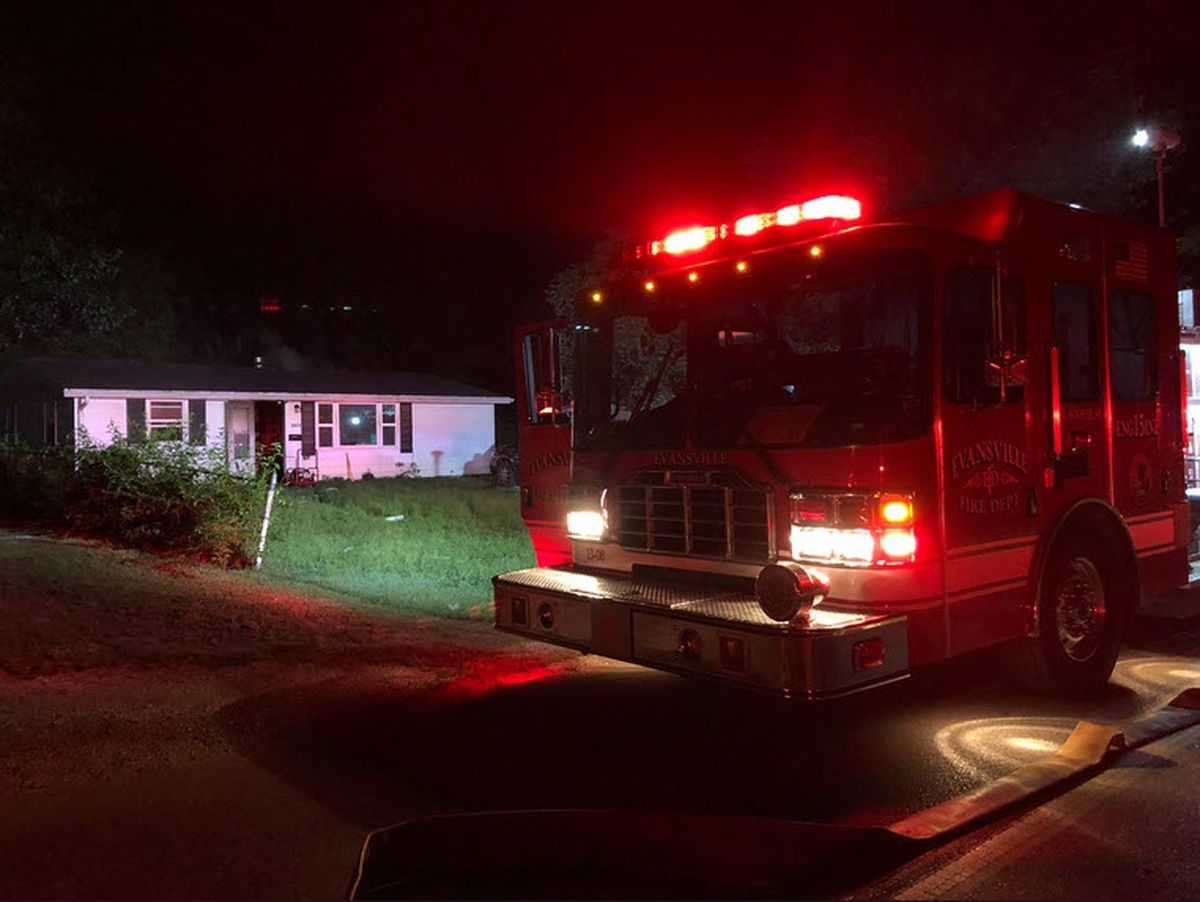 Evansville woman hurt in early morning fire    