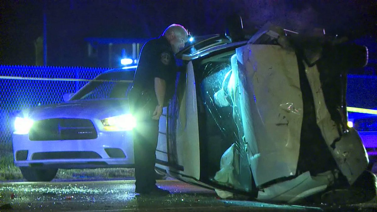 Driver of SUV involved in deadly crash runs away from scene