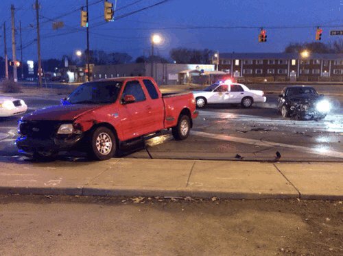 A 2 car crash with  injuries has the EB lanes of 30th blocked at Lafayette Rd.