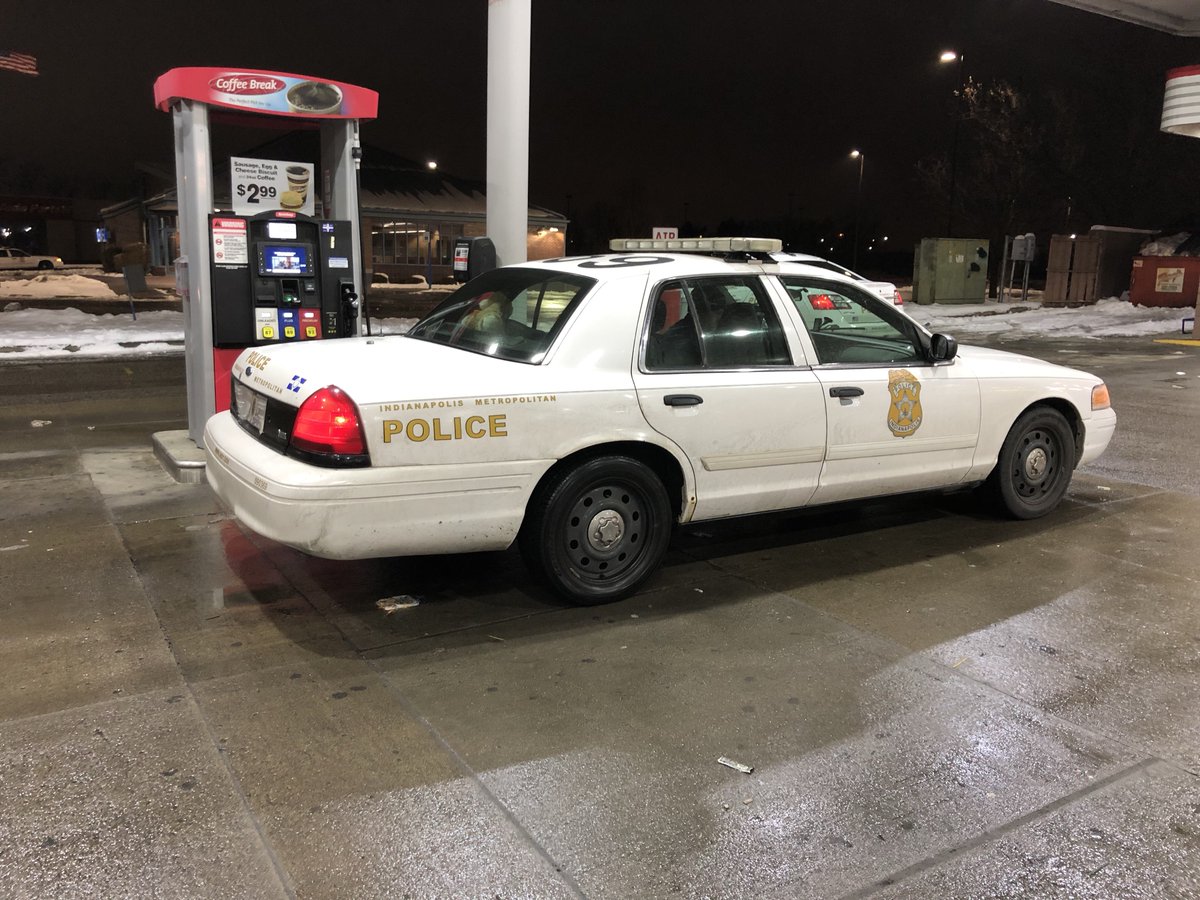 No one was hurt when a suspect tried to rob someone at a Chase bank ATM on LaFayette Rd, just north of 34th. Suspect fled soon after, and a person was caught fleeing from police shortly afterwards