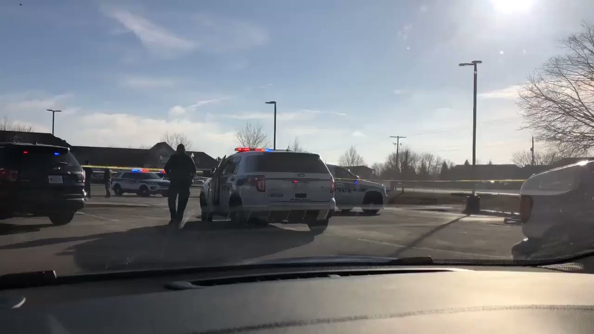 At least one man in custody right   during this investigation at the Marathon Gas Station on 116th and Michigan Rs with a Large police presence and Plain clothes Federal Agents