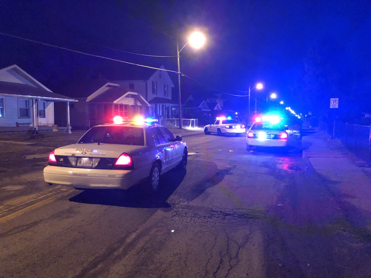 This avenue is down to just 1 lane south of Morris St because of a shooting investigation. Avoid the area to avoid a slowdown