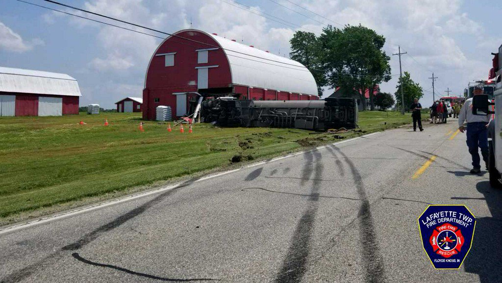 2 injured when semi hits vehicle, barn in Harrison County    