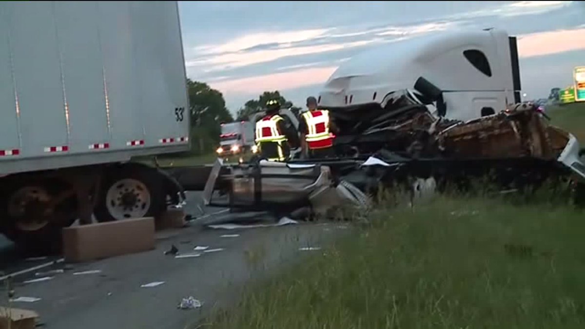 Candy, toys scattered across NB I-65 after semis crash just south of Franklin    