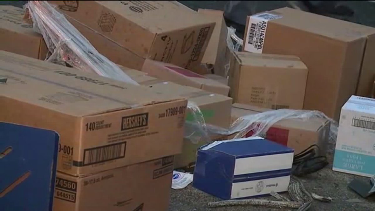 Candy, toys scattered across NB I-65 after semis crash just south of Franklin    