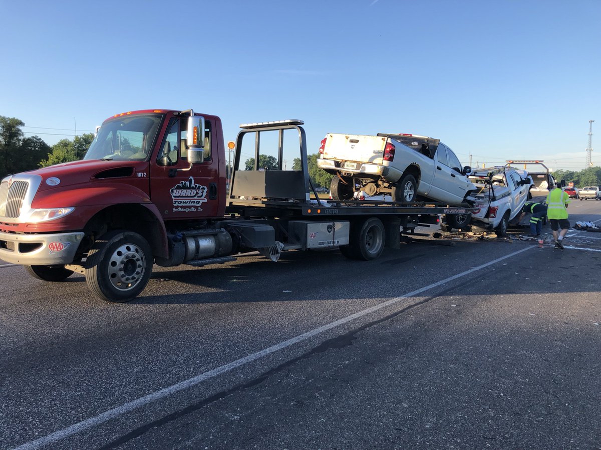 No serious injuries after this crash blocked most of the SB lanes for the last hour. 1 lane of traffic is sneaking past while wrecker crews work to pry the pair of pickups apart   