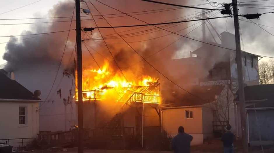 15 people displaced after large fire at Aurora apartment building