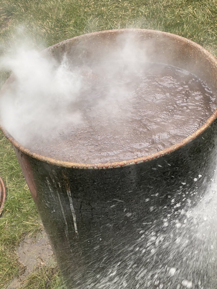 IFD HazMat crews working with  @Marion_Health & Major Tool to mitigate chemical reaction inside barrel. Temperature on outside of Barrel is currently at 40 degrees reaction slowing down. Absorbents used to contain water runoff