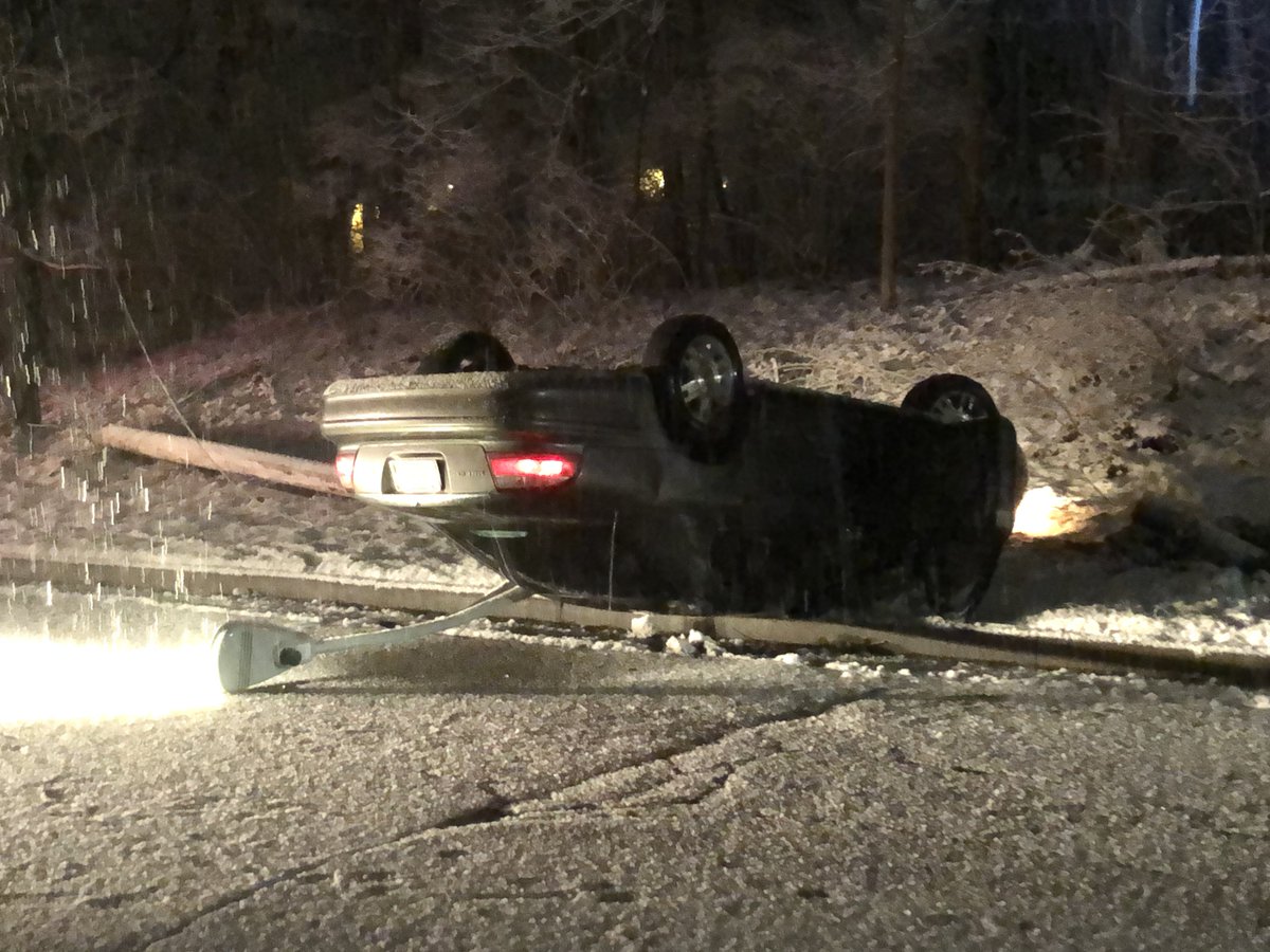A rollover crash on Kessler west of Meridian has the road temporarily shut down. IMPD tells there were no serious injuries when the driver lost control & took down the light pole. NewsTracker Daybreak8