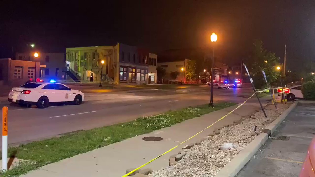 Metro police investigating a scene at Washington & Pine downtown.   - Officer flagged down around 3am - adult male with  apparent gunshot wound - man died at scene - appears shooting happened somewhere else, police trying to confirm - no danger to the public