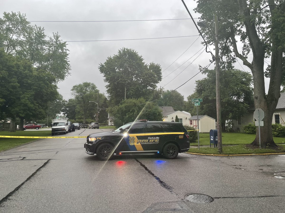 Scene of a murder investigation after someone was shot to death in Clarksville. Police are at a home on Harrison Ave near Oak Street. The victim is female but no info on her age   It's about one block from the police substation 