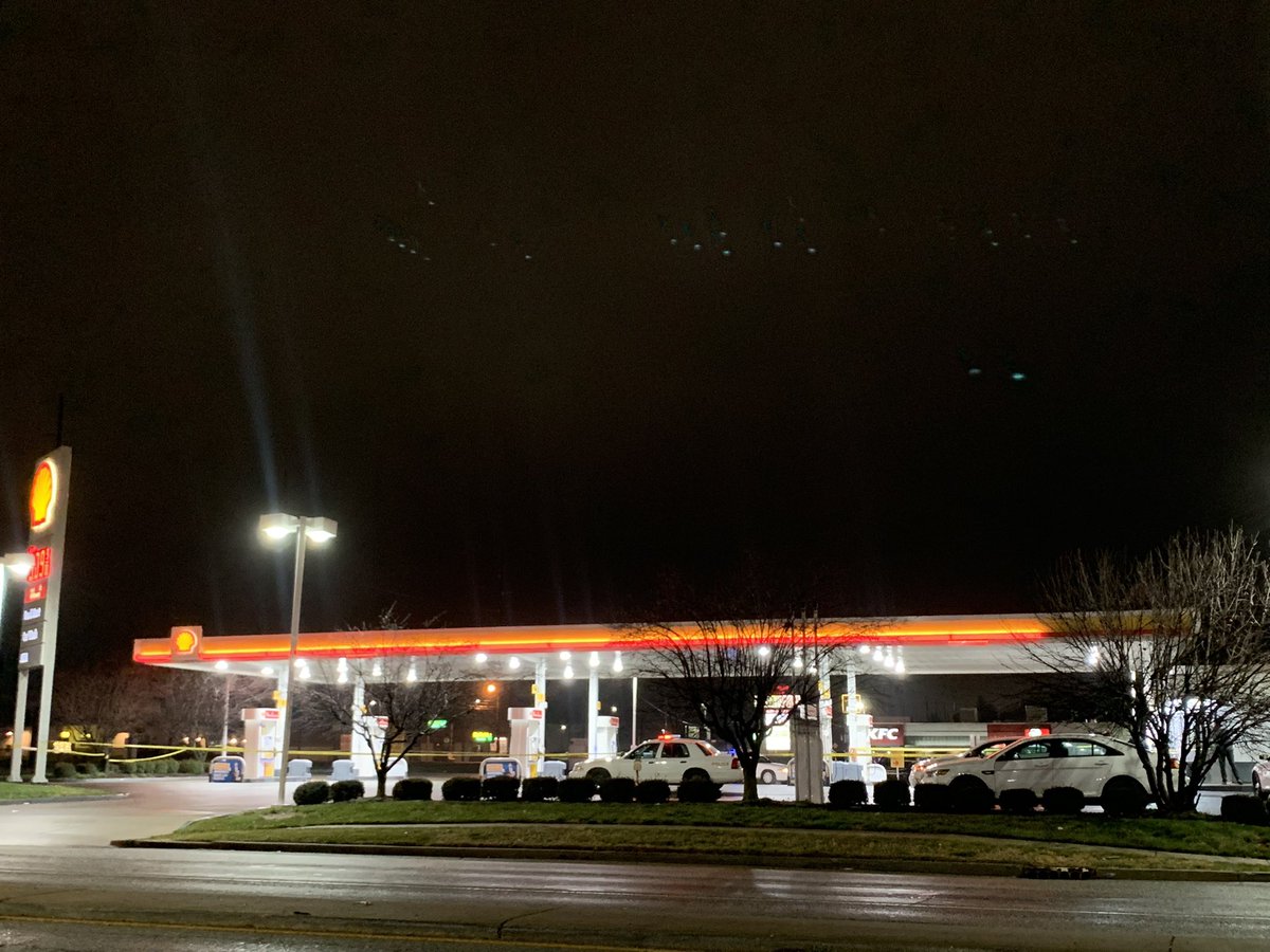 this gas station at 71st/Michigan is connected to the triple shooting at the apartment complex.  detectives still trying to figure out the details.