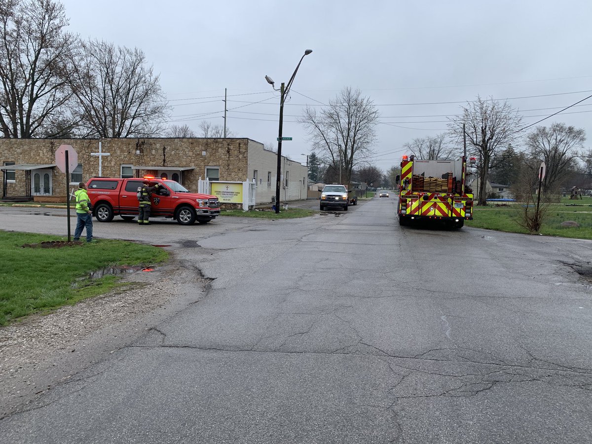 Wayne Township Fire Department is on the scene at Beecher and south Cole Street with a working outside residential gas leak.  Citizen Energy is responding to assist