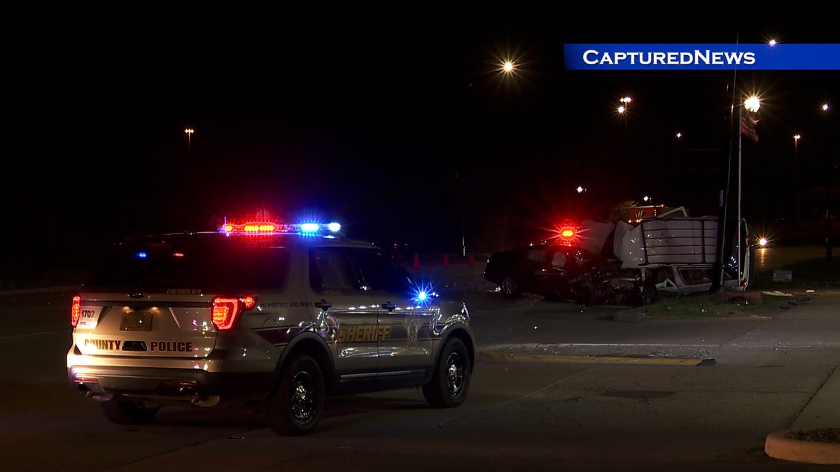 Gary, IN: Child airlifted from scene of horrific crash on Broadway near 80/94. Two others hospitalized as well. Video available @CapturedNews breakingnews, Gary, accident