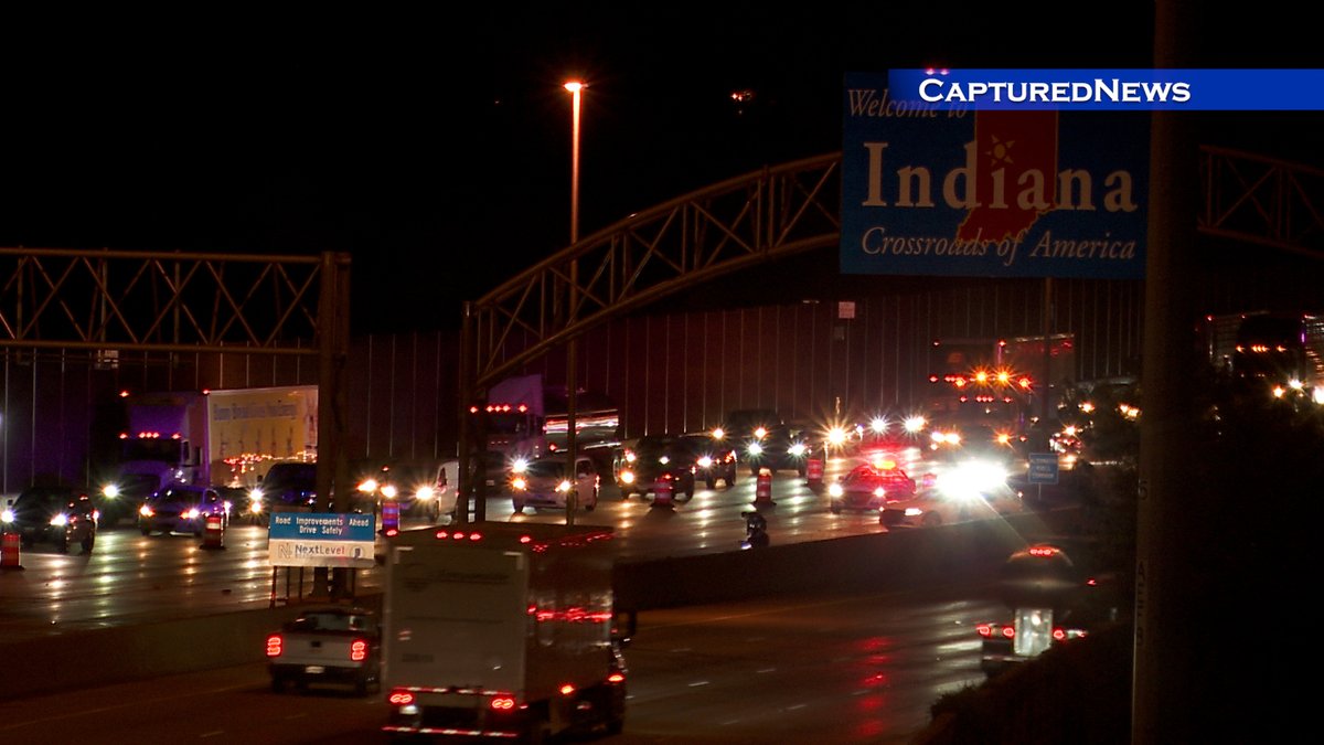 Hammond, IN: @IndStatePolice investigate a fatal traffic accident, westbound 80/94 near the Stateline late Monday night 