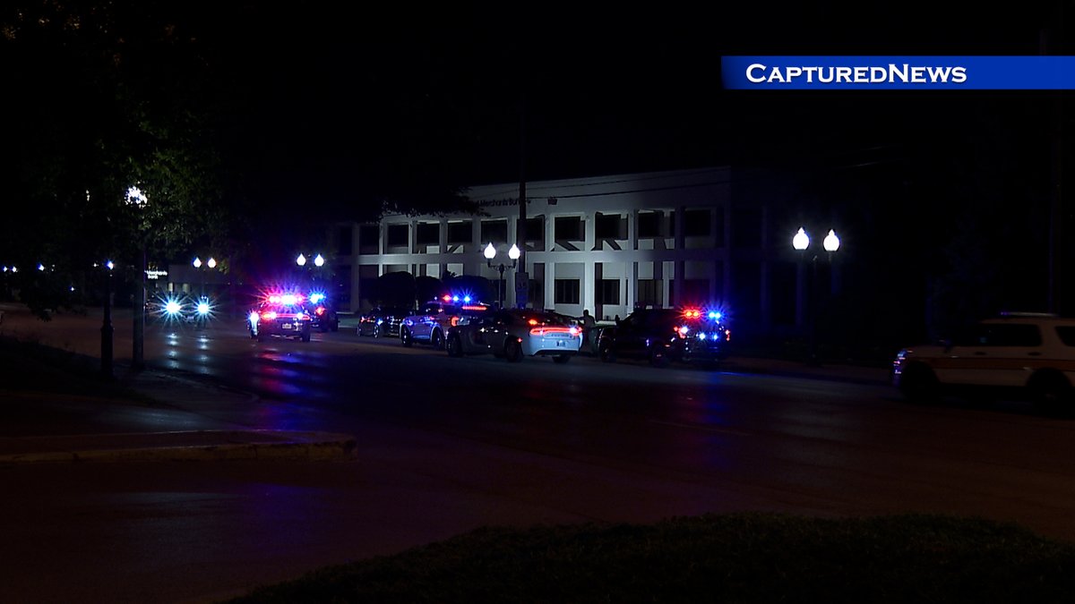 Munster, IN: Police pursuit comes to end in the 700 block of Ridge Road early Friday morning. The fleeing vehicle was involved in a crash. Arrests were made 