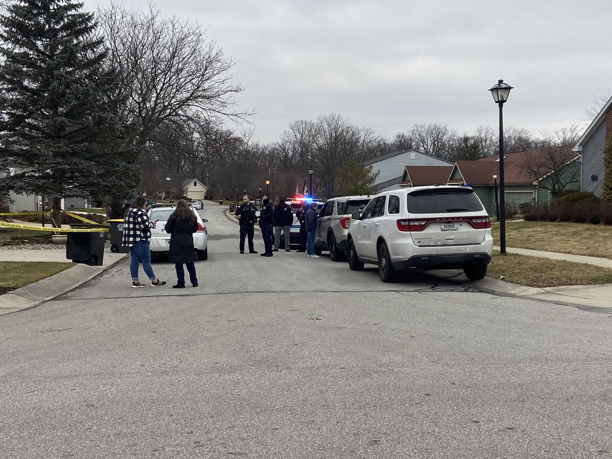 @FortWaynePolice investigating a deadly shooting on the 1100 block of Skyline Pass (about a mile-ish from Northrop HS).  FWPD said a woman and a young child are dead