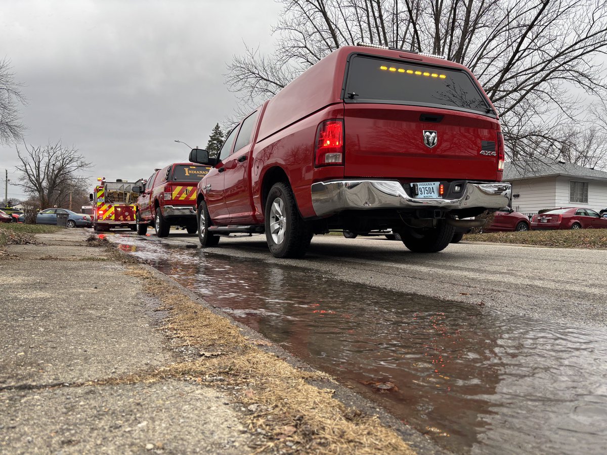 Confirmed double shooting and fire on Indy’s east side. Metro Police tell one person is dead, one is in critical condition. This is the scene on Audubon Road, near 38th and North Arlington Avenue.IMPD and Indianapolis Fire are on scene 