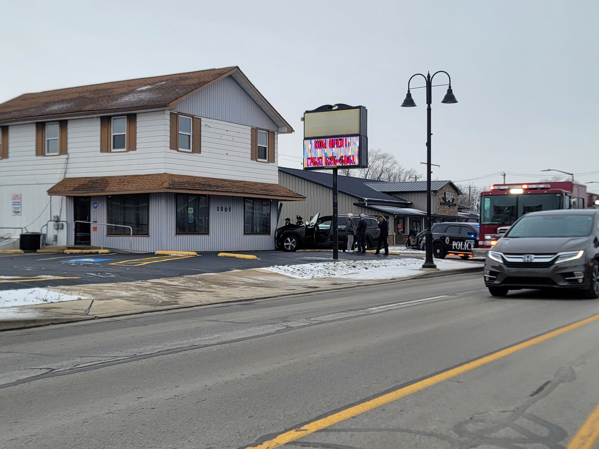 Vehicle Into Structure Police, fire, and rescue are responding to the area of Markland and Calumet after reports that a vehicle has struck a structure. No injuries have been reported at this time.Emergency crews are working the scene. Longtime Kokomo residents know this